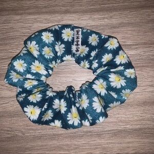 Last 1! daisies blue hair Scrunchie handmade new